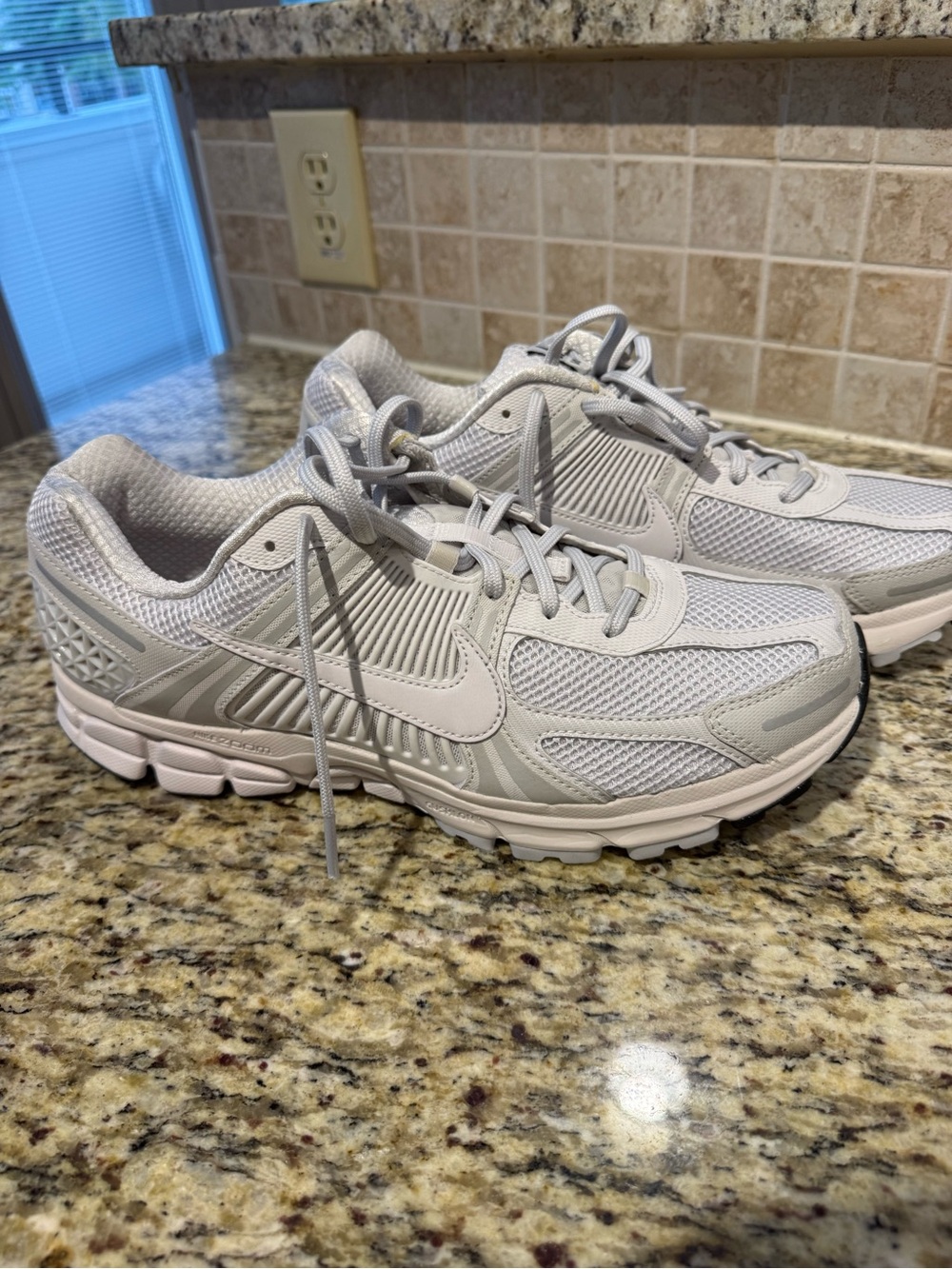Men’s Nike Vomero Running Sneakers - Light Gray… never worn